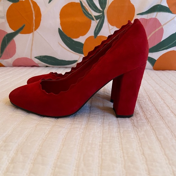 Scalloped Red Suede DSW Heels - Picture 2 of 6